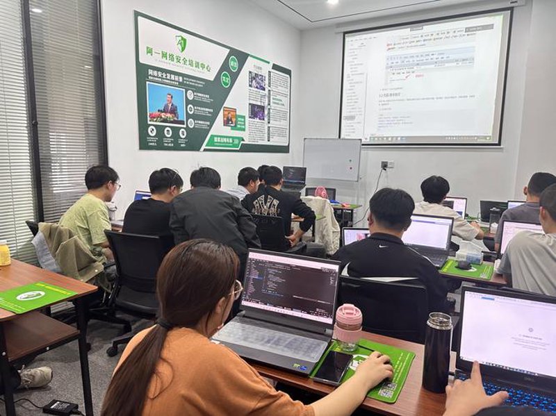 轻松享受专属您的APP—定制开发安装与维护全攻略