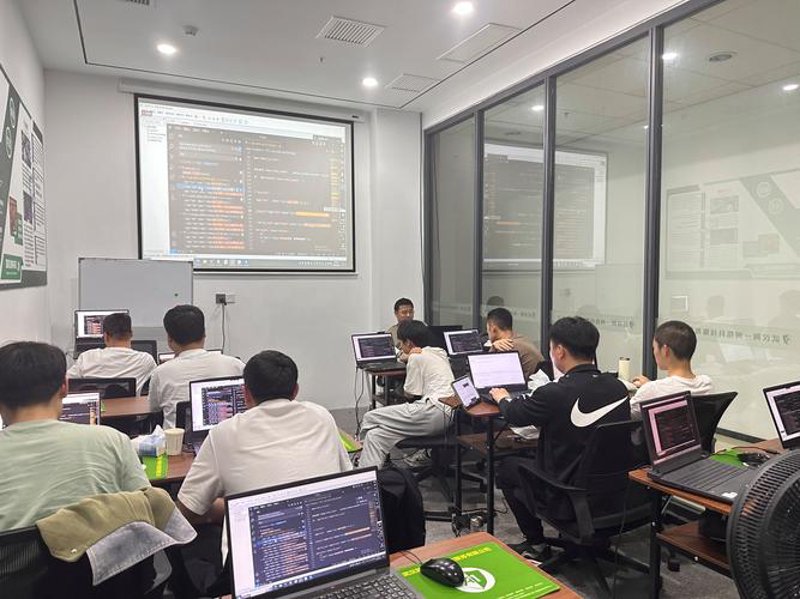 微信小程序开发：全面解析与比较